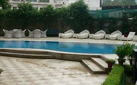 Hotel The Royal Plaza